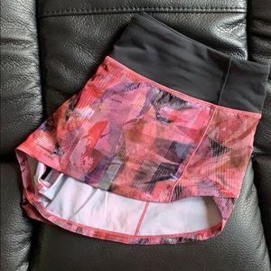 EUC Lululemon speed up shorts size 8